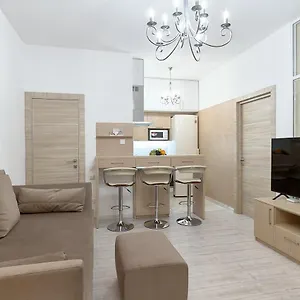 Center! 3 Modern Designed Appartment. Апартаменты
